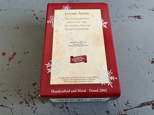 Hallmark Loving Angel 2002 Keepsake Ornament QX8366