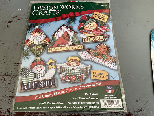 Design Works Crafts 14 count plastic canvas ornaments kit 1676