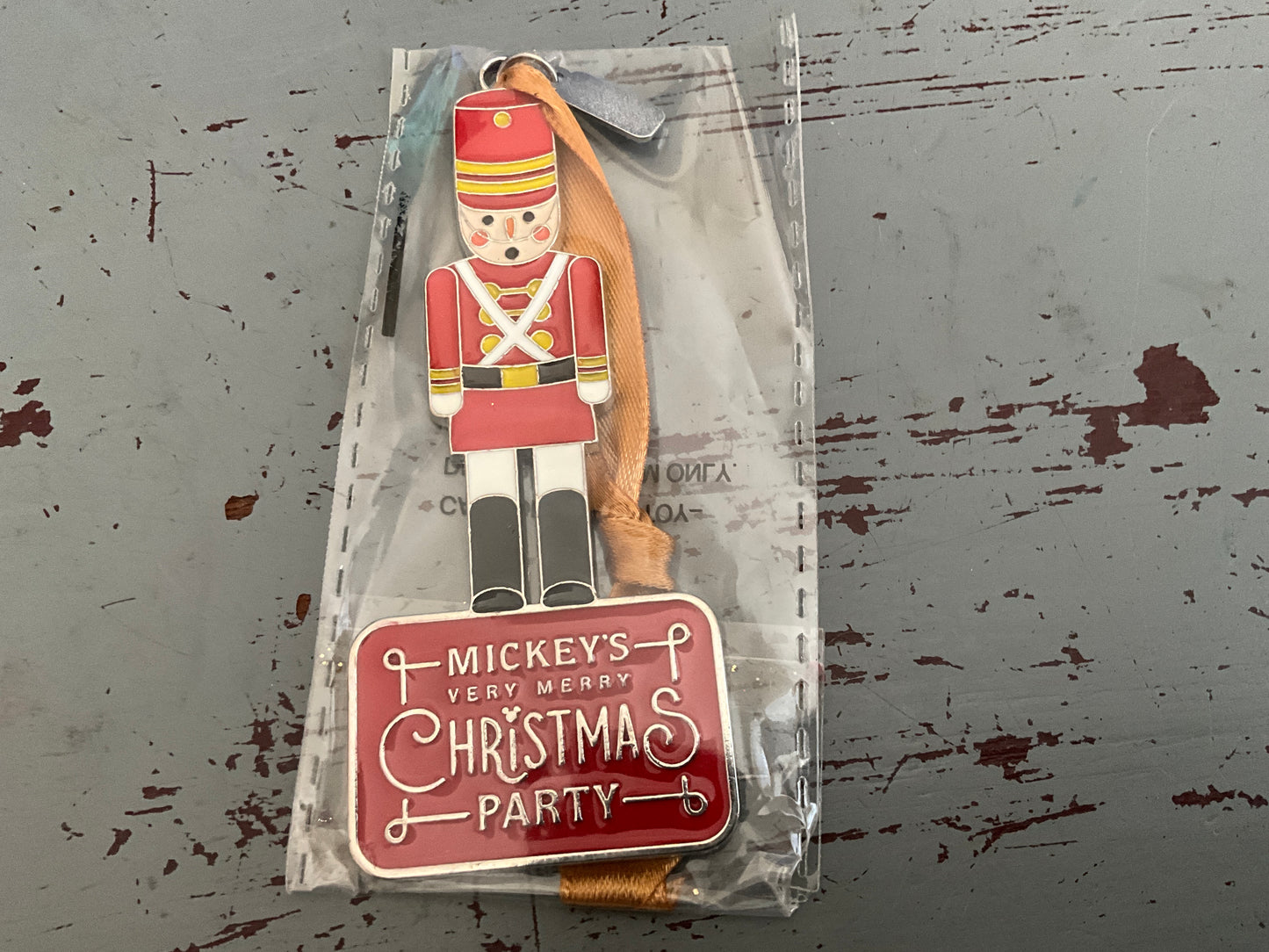 Disney Park’s Micky’s Very Merry Christmas Patty 2023 toy soldier commemorative souvenir metal ornament (retired)NIP