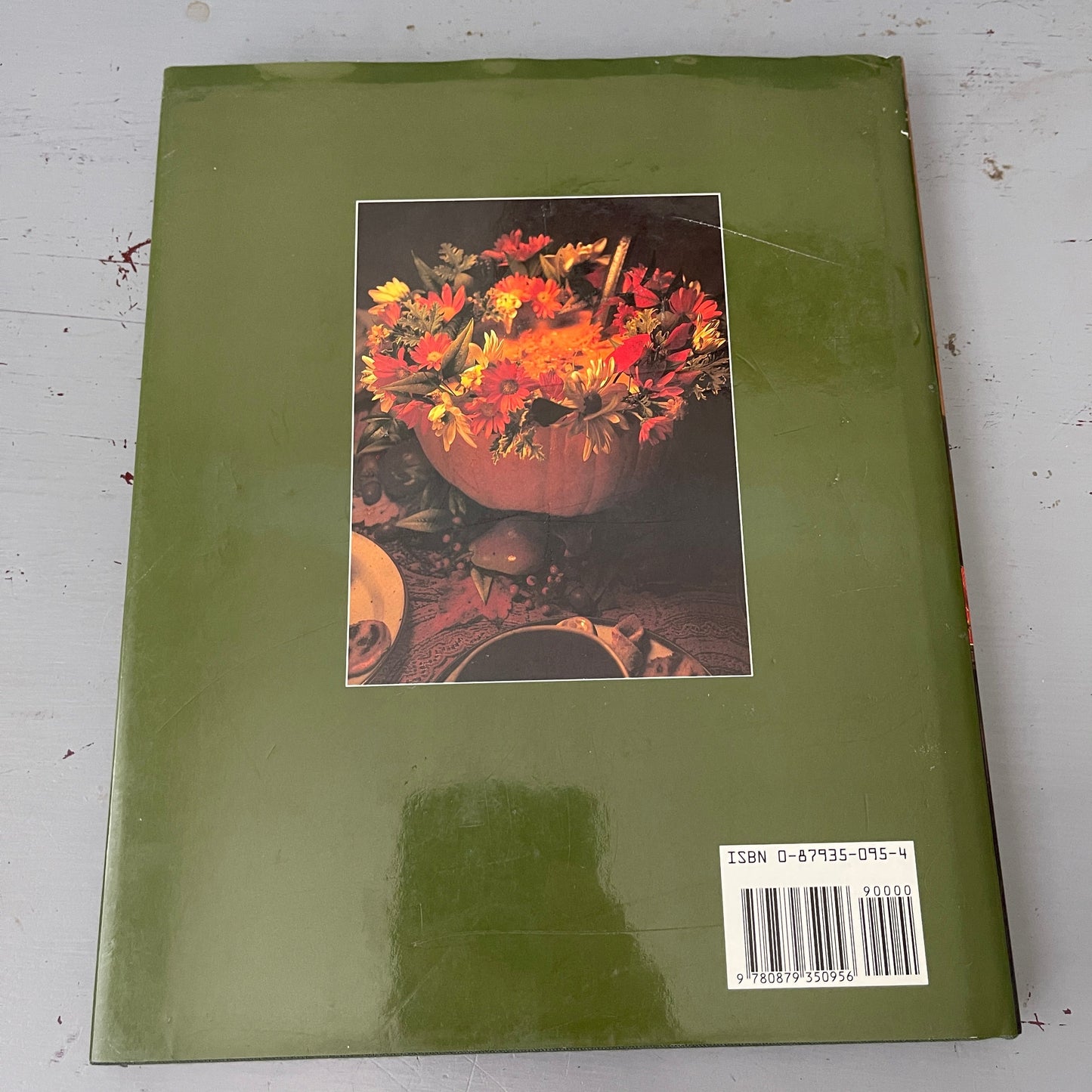 Entertaining, cooking, and decorating book bargain choice see pictures and variations*