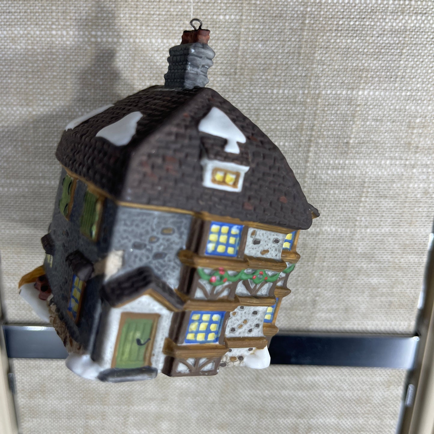 Department 56 John Falstaff Inn vintage 1996 Christmas ornament