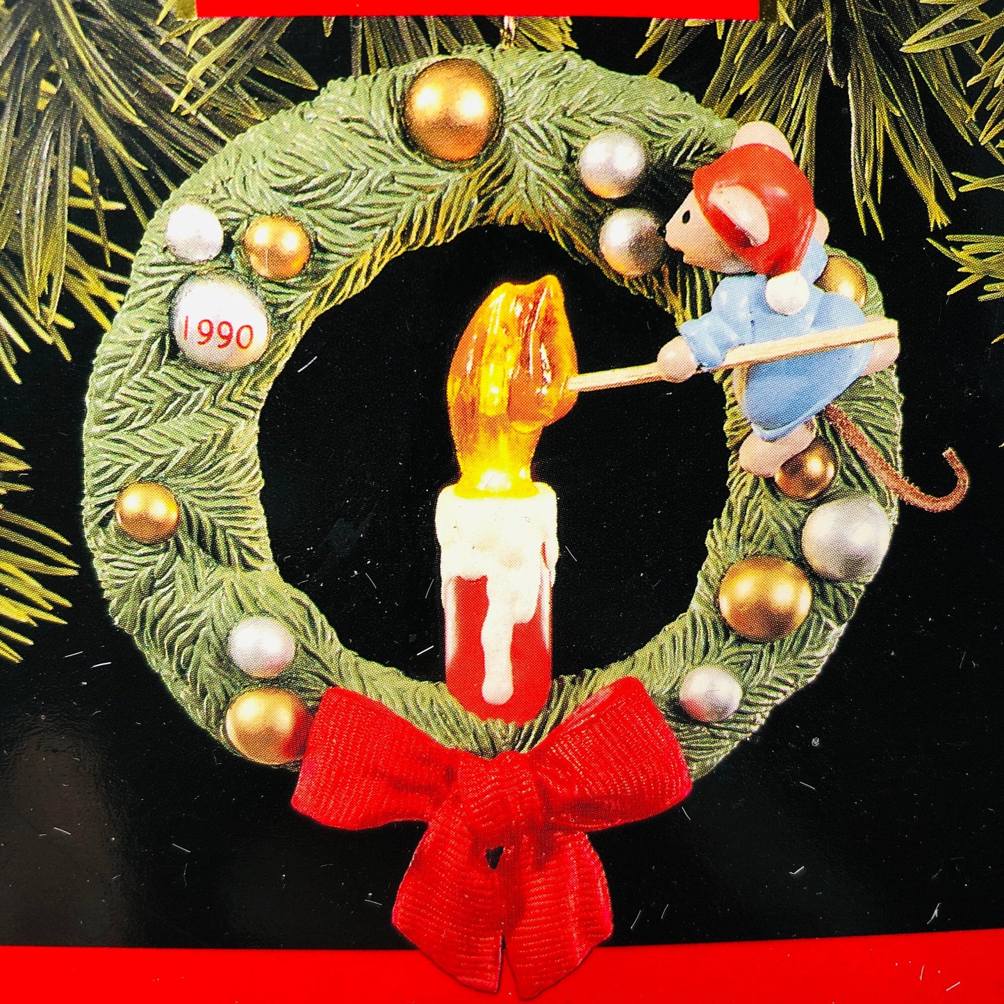 Hallmark, Chris Mouse Wreath, Vintage 1990, Keepsake Ornament, QLX729-6, Magic Light