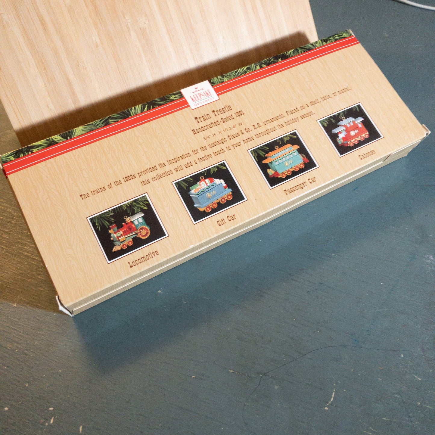 Hallmark, Claus and Co RR, Trestle, Vintage 1991, Display Stand, XPR9734*