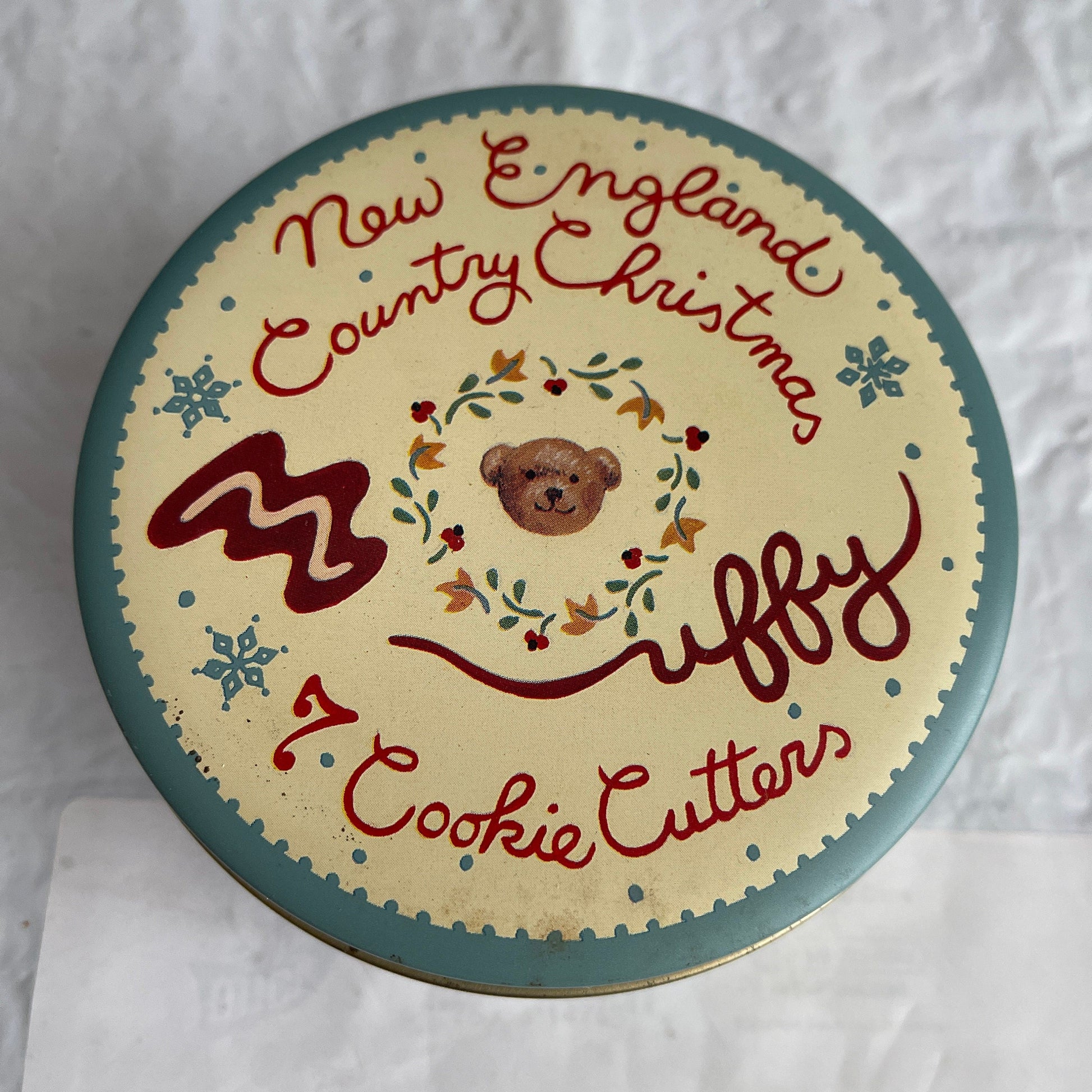 New England Country Christmas Muffy Vanderbear Miniature Cookie Cutters In Nice Tin Vintage 1995 Baking Collectible