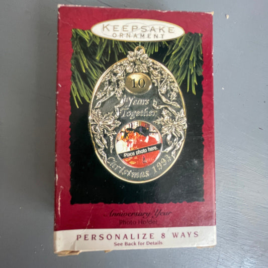 Hallmark Anniversary Year 10 Dated 1993 Brass and Chrome Photo Holder Keepsake Personalized Ornament QX5972*