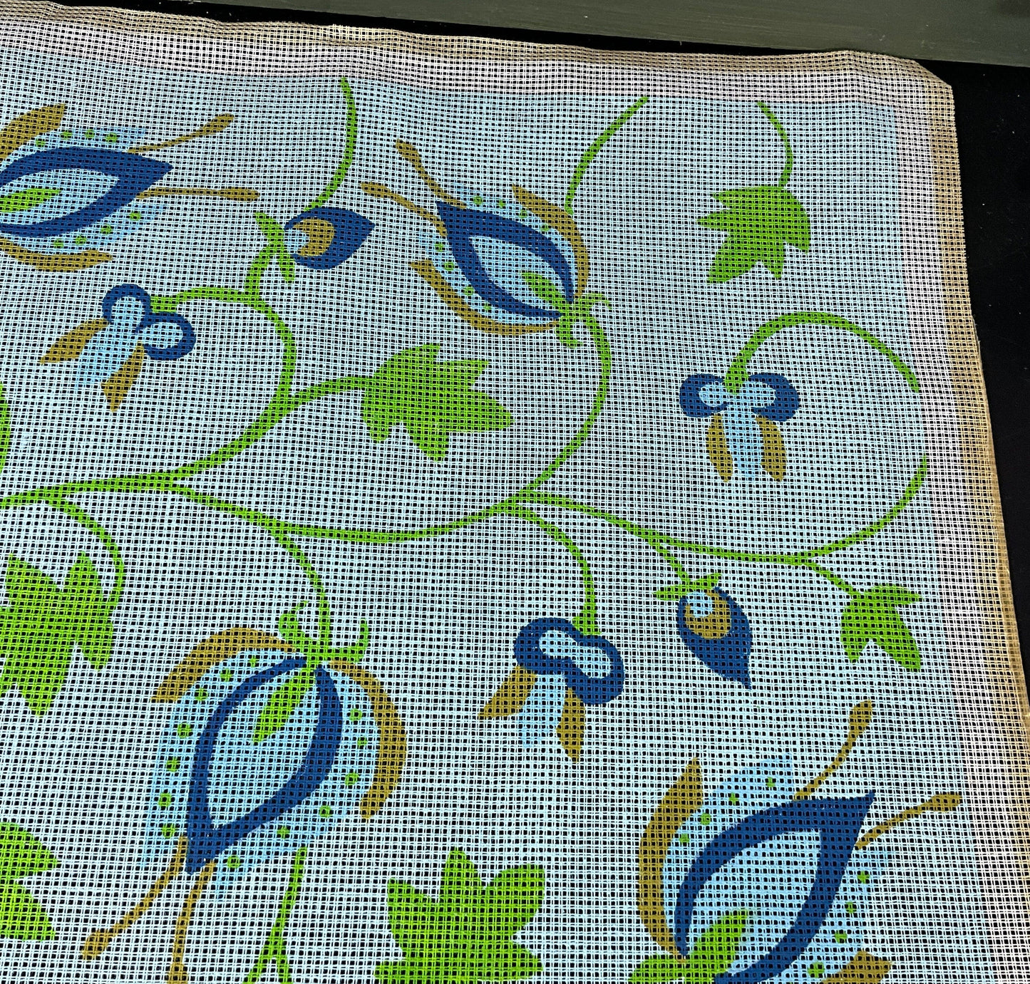 Paragon fanciful floral 16 by 16 inch hand painted canvas needlepoint with wool kit*