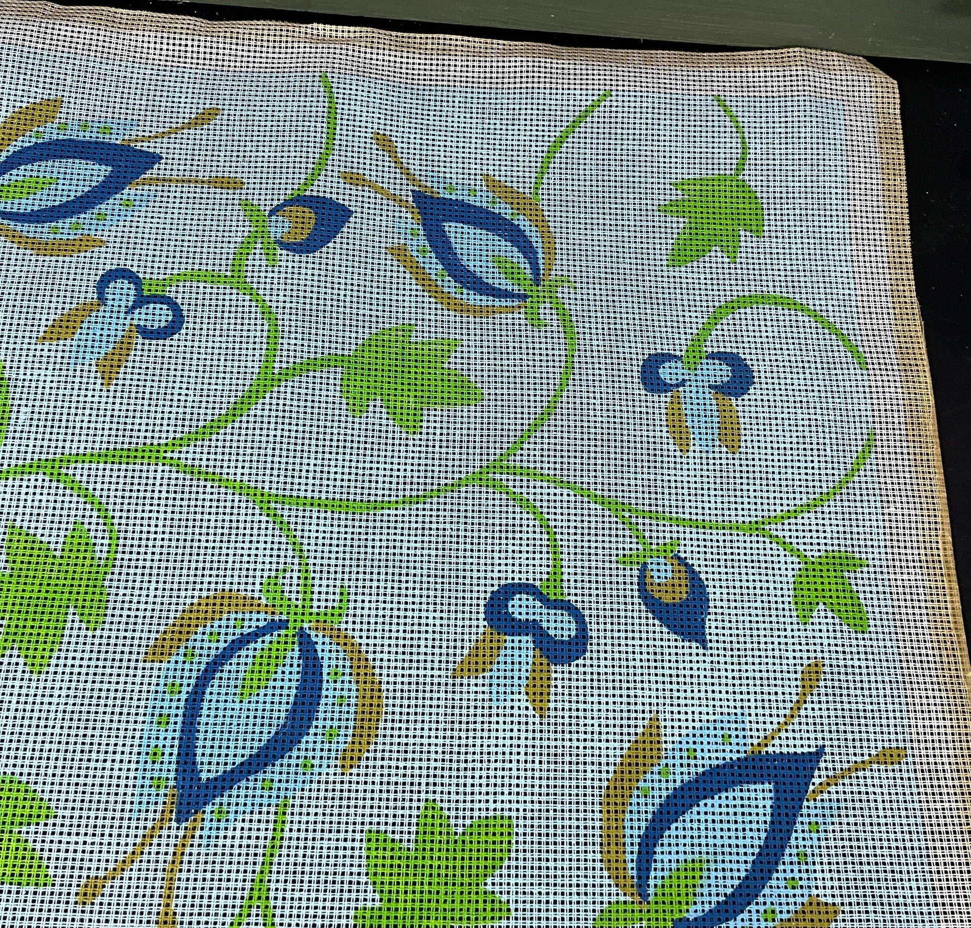 Paragon fanciful floral 16 by 16 inch hand painted canvas needlepoint with wool kit*