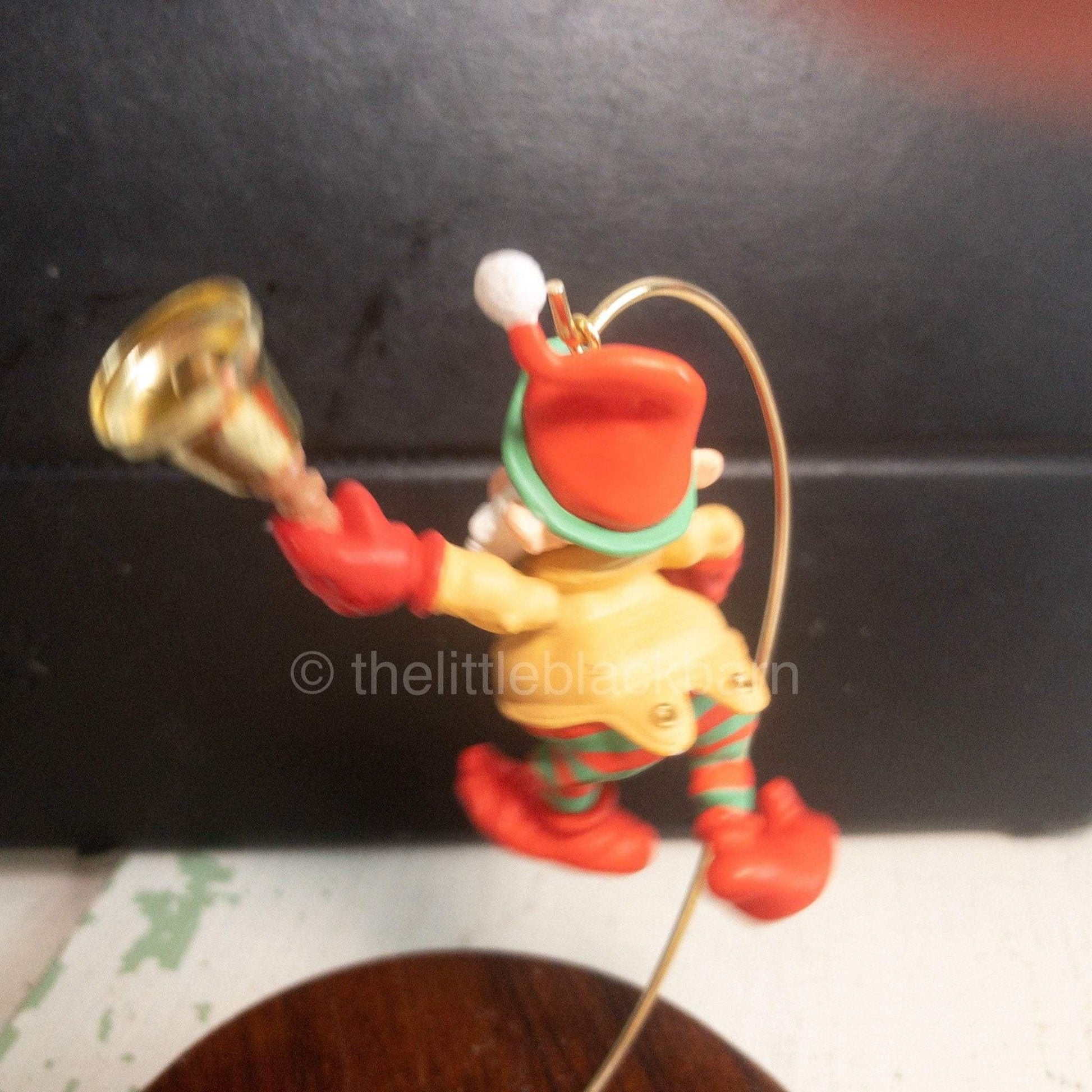 Hallmark, Bell Bearing Elf, Club, Vintage 2000 Keepsake Ornament, QXC4514*
