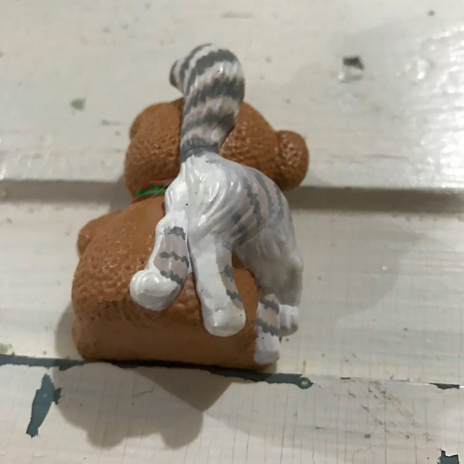 Hallmark, Puurfect Snuggle, Vintage 1988, Keepsake Ornament, QX4744*