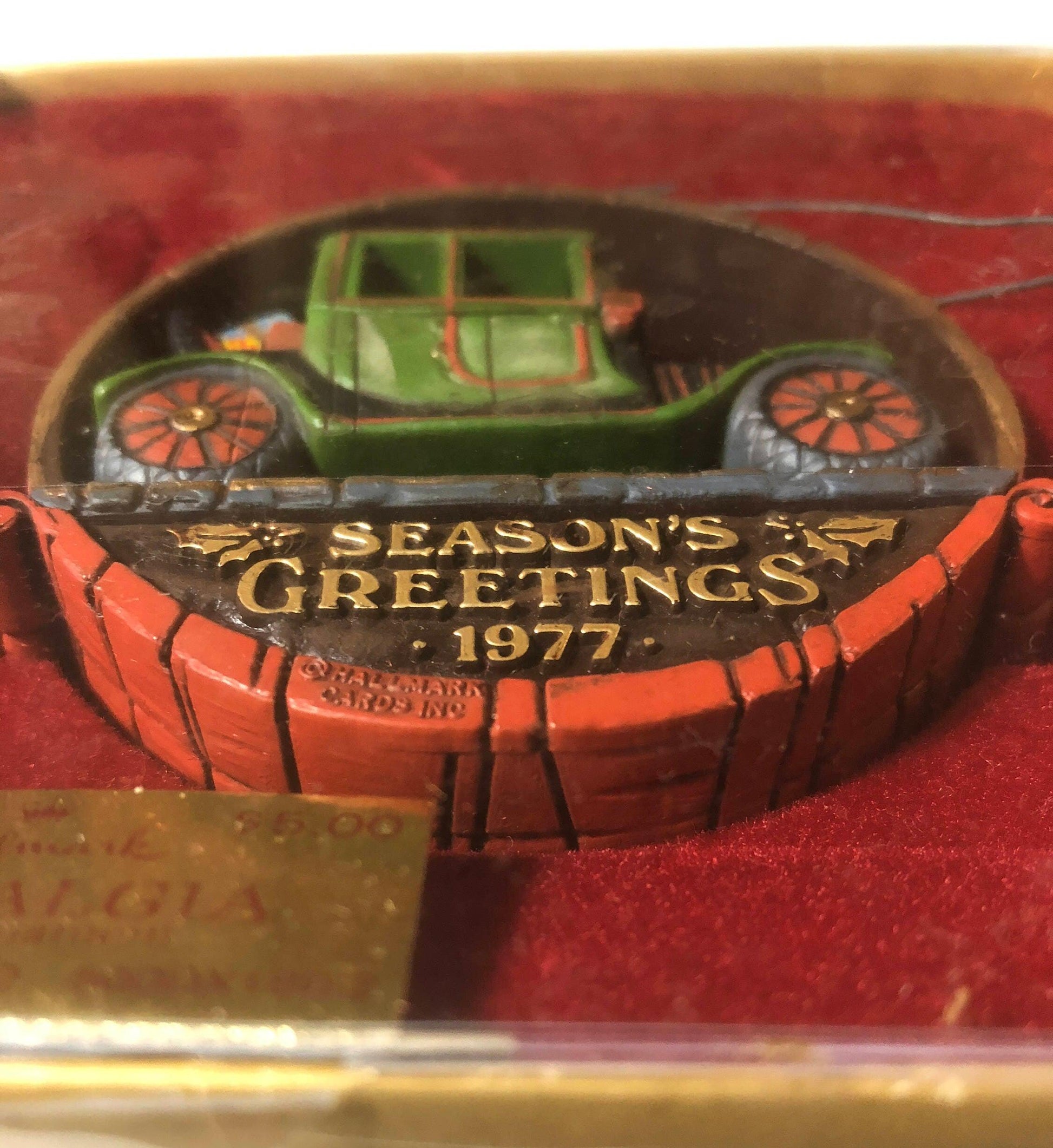 Hallmark, Antique Car, Nostalgia, Seasons Greetings, Vintage 1977, Tree Trimmer Collection Ornament, QX1802