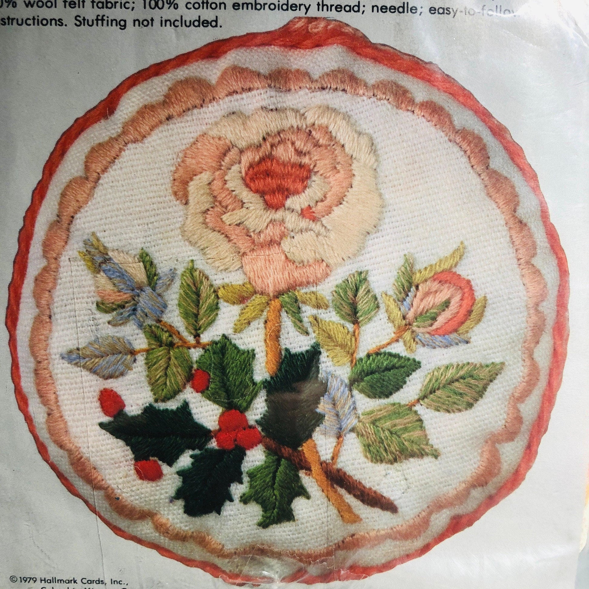 Columbia-Minerva, Christmas Rose,Vintage 1979,  Crewel Christmas Ornament Kit, 4 Inch Diameter