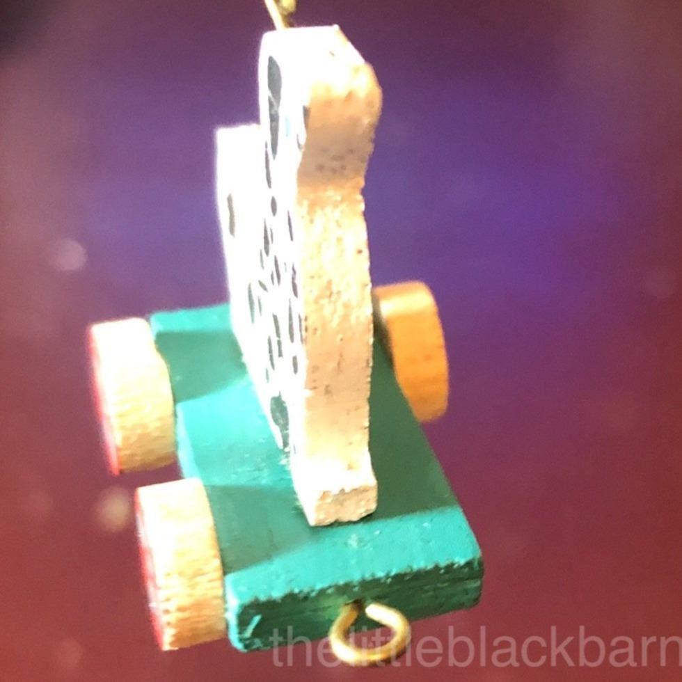 Hallmark, Puppy Cart, Miniature, Vintage 1989, Keepsake Ornament, QXM5715