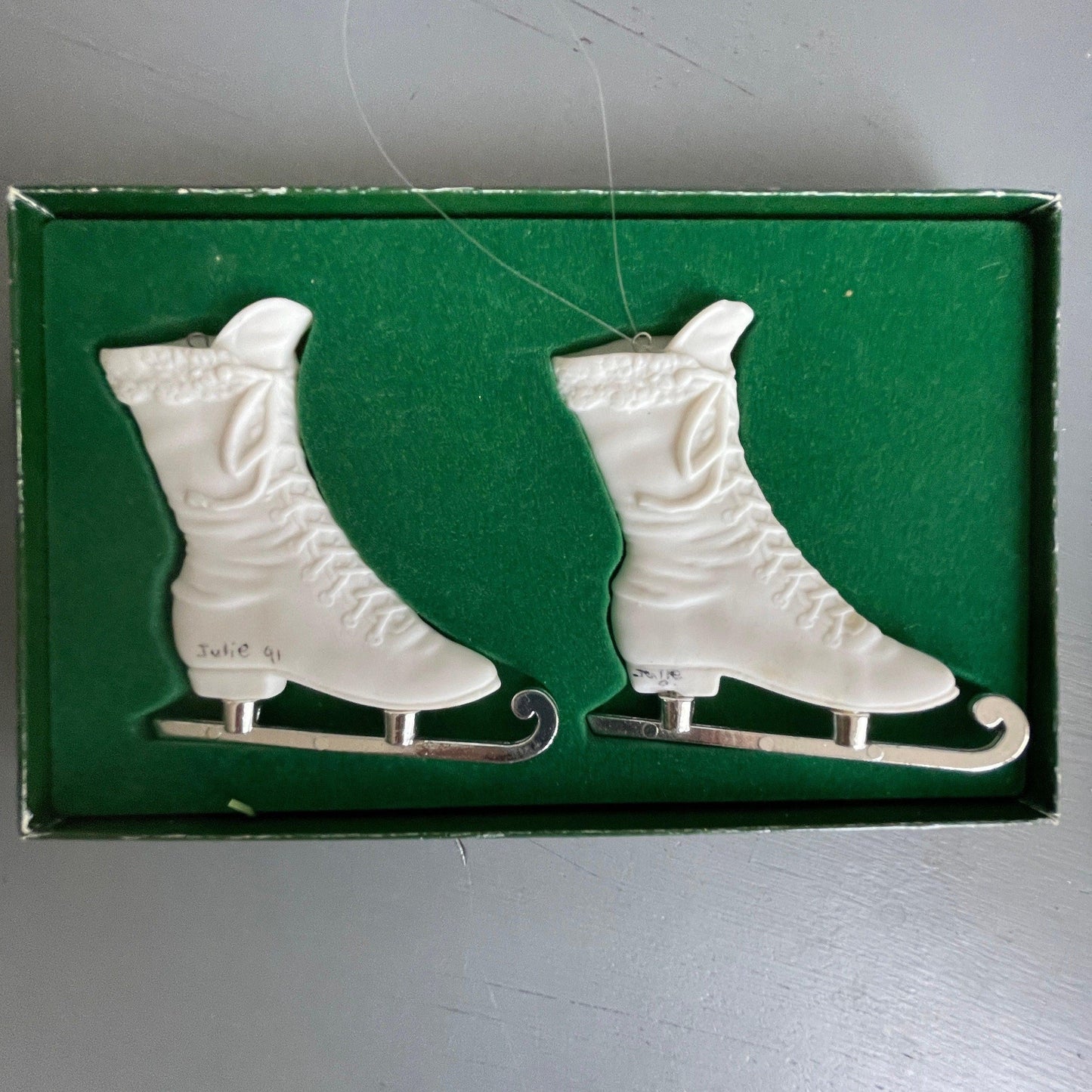 Department 56 Silver Skate Pair of Ice Skates #8217-1 Vintage 1991 Porcelain Ornaments