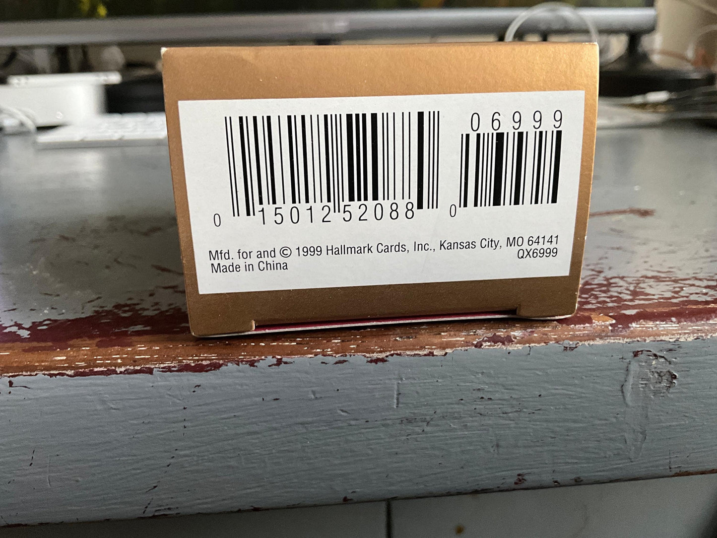 Hallmark Feliz Navidad 1999. Santa Keepsake ornament. QX6999