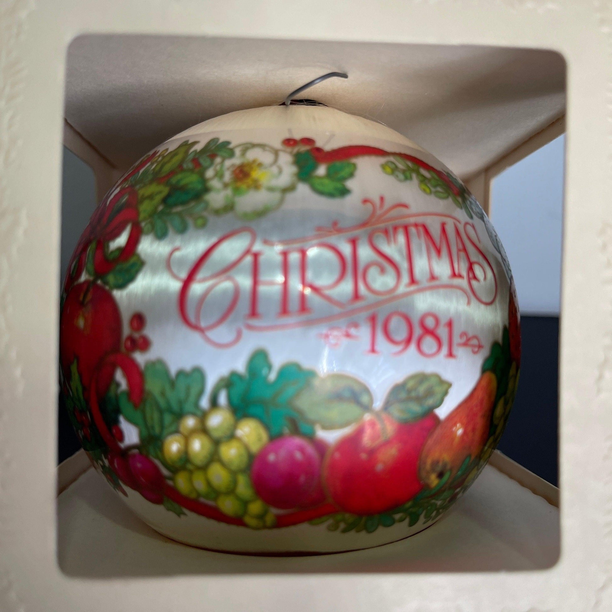 Hallmark Friendship Dated 1981 Christmas Satin Ball Ornament QX7042