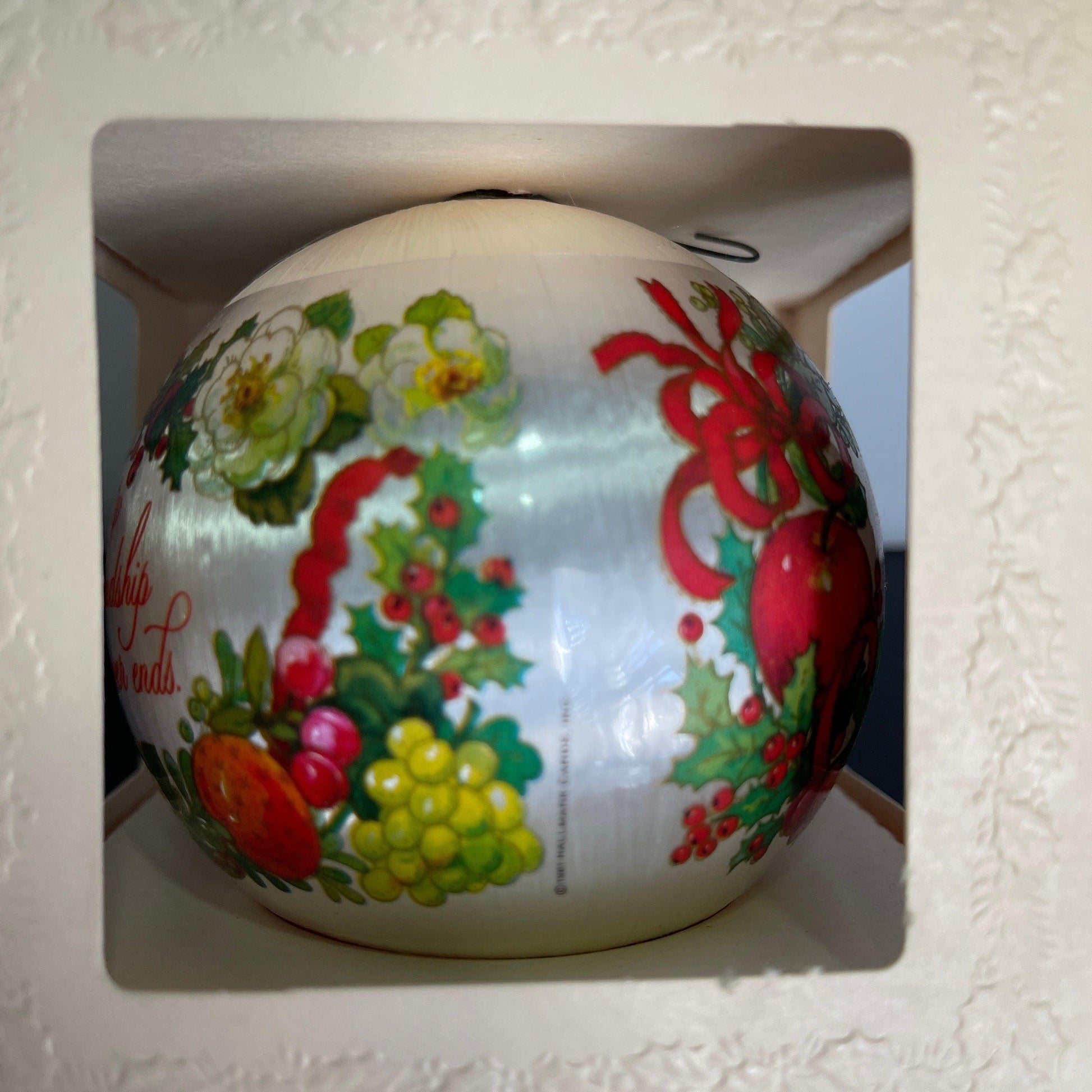 Hallmark Friendship Dated 1981 Christmas Satin Ball Ornament QX7042