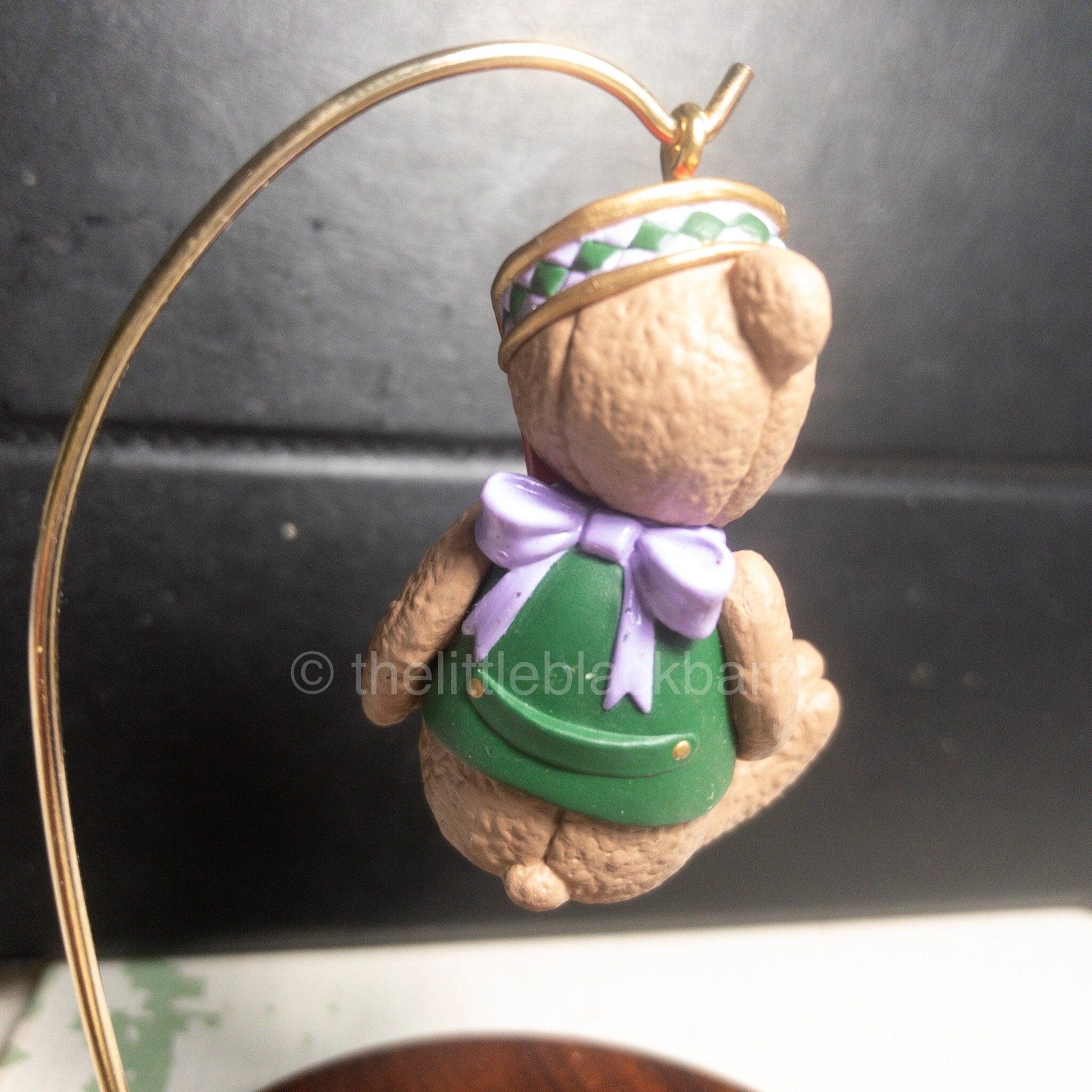 Hallmark, Waiting for a Hug, Club Teddy, Dated 1999, Keepsake Ornament, QXC4537