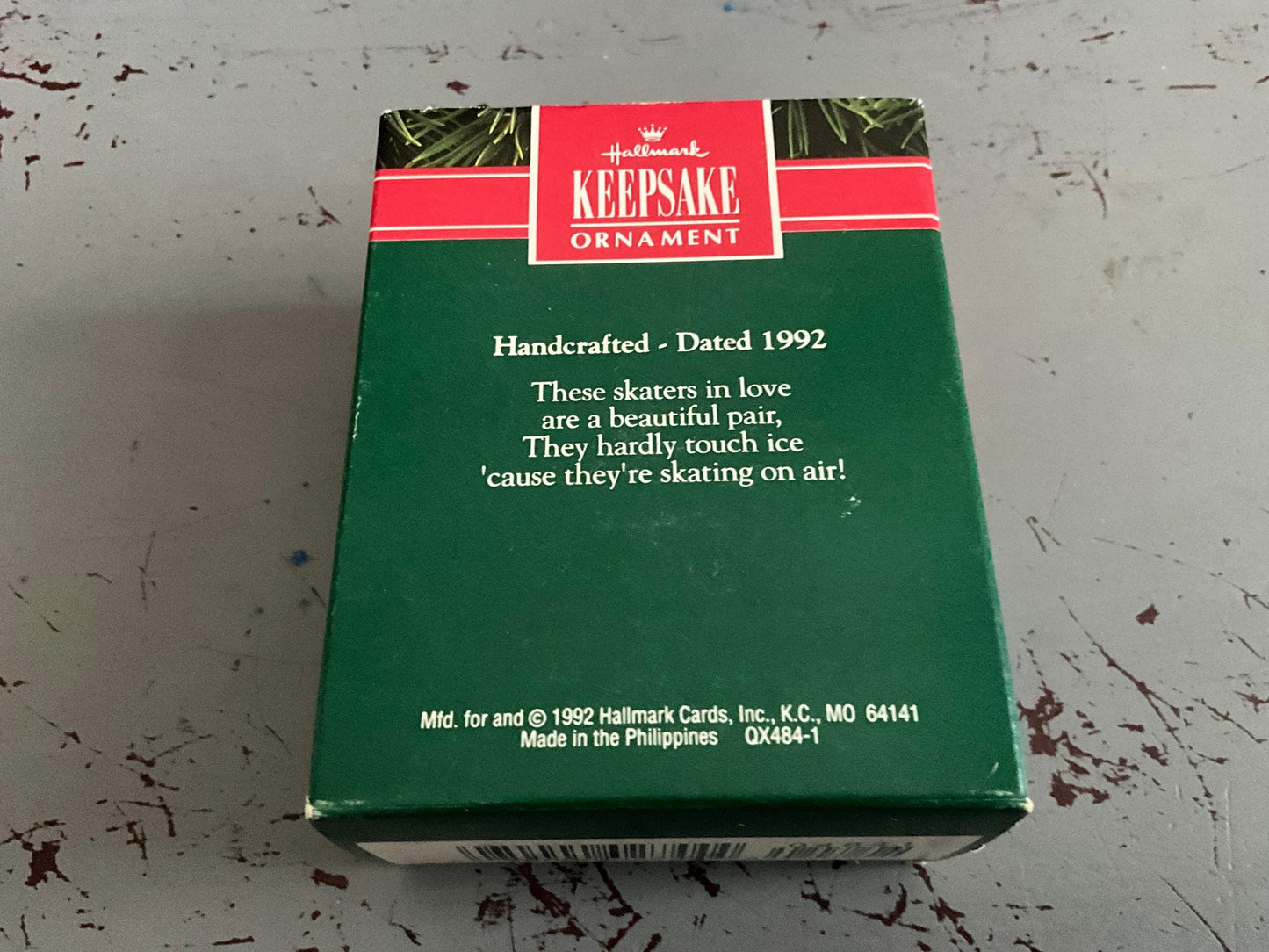 Hall mark Love to Skate 1992 Keepsake Ornament QX484-1