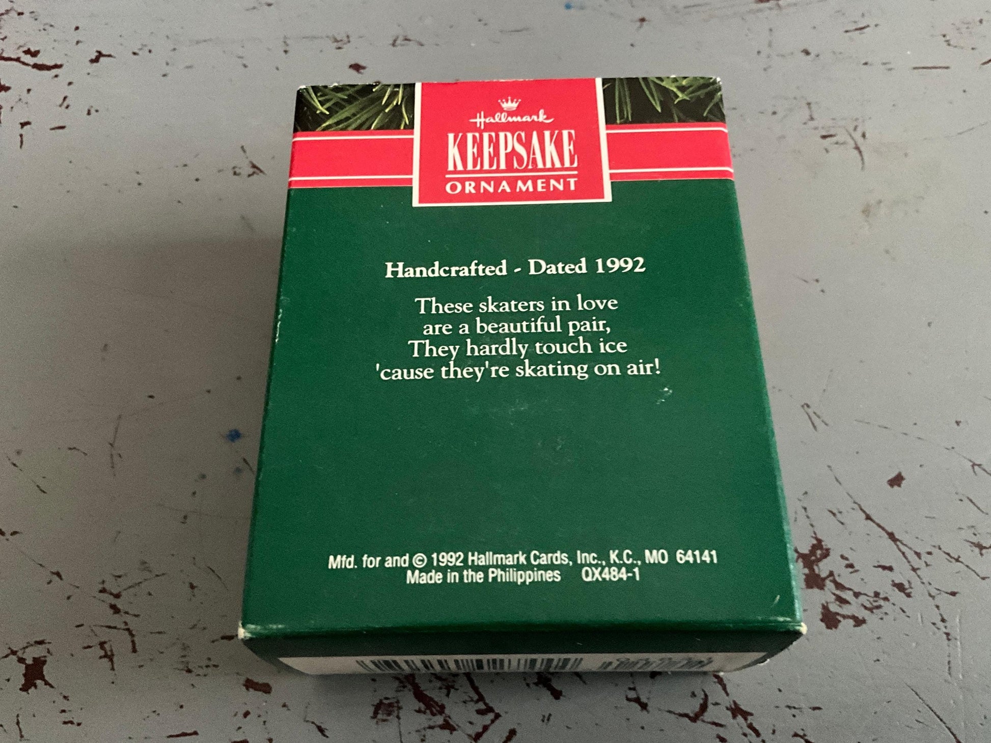 Hall mark Love to Skate 1992 Keepsake Ornament QX484-1