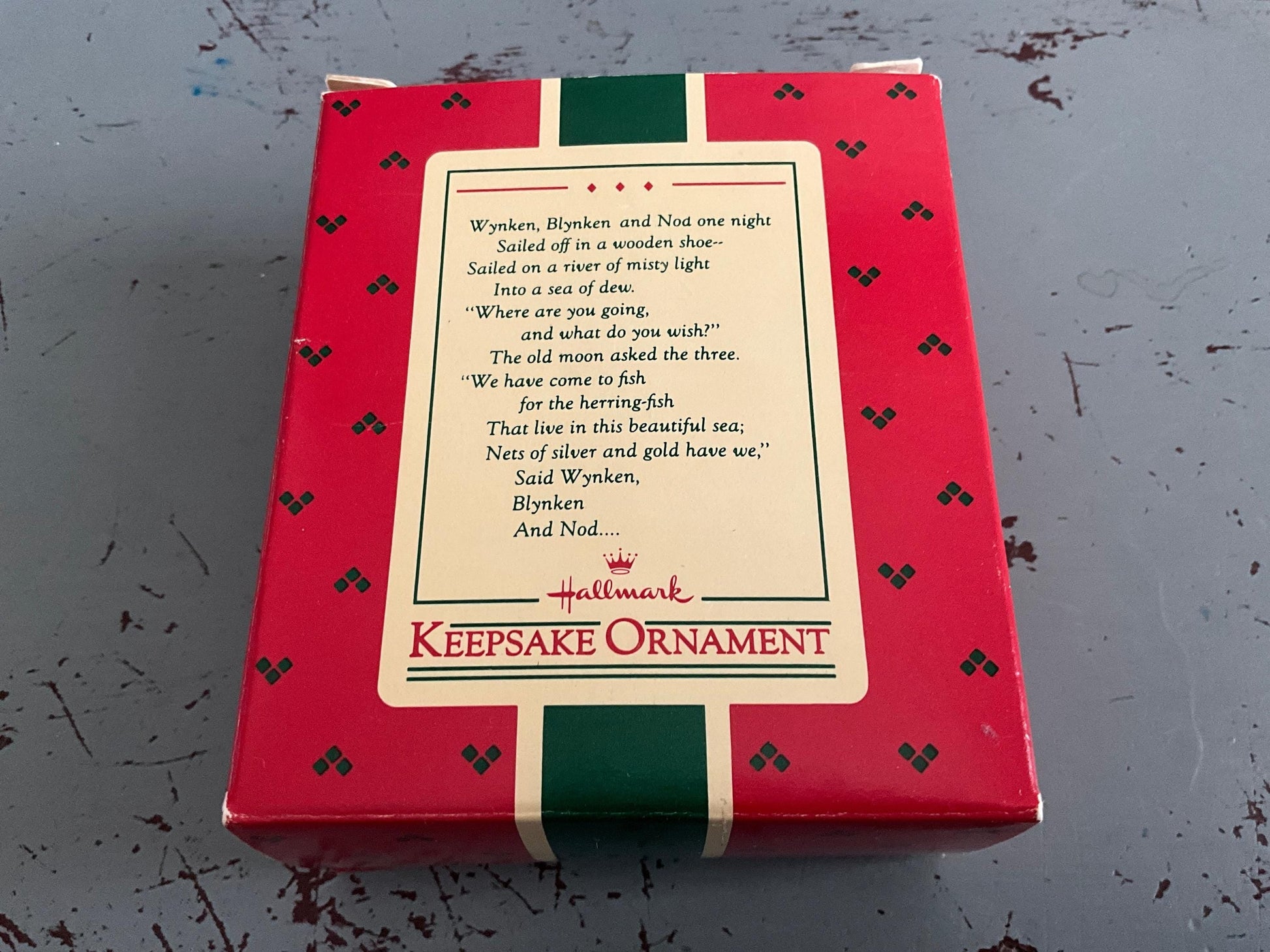 Hallmark Wynken, Blynken, and Nod 1986 Keepsake Ornament QX424-6