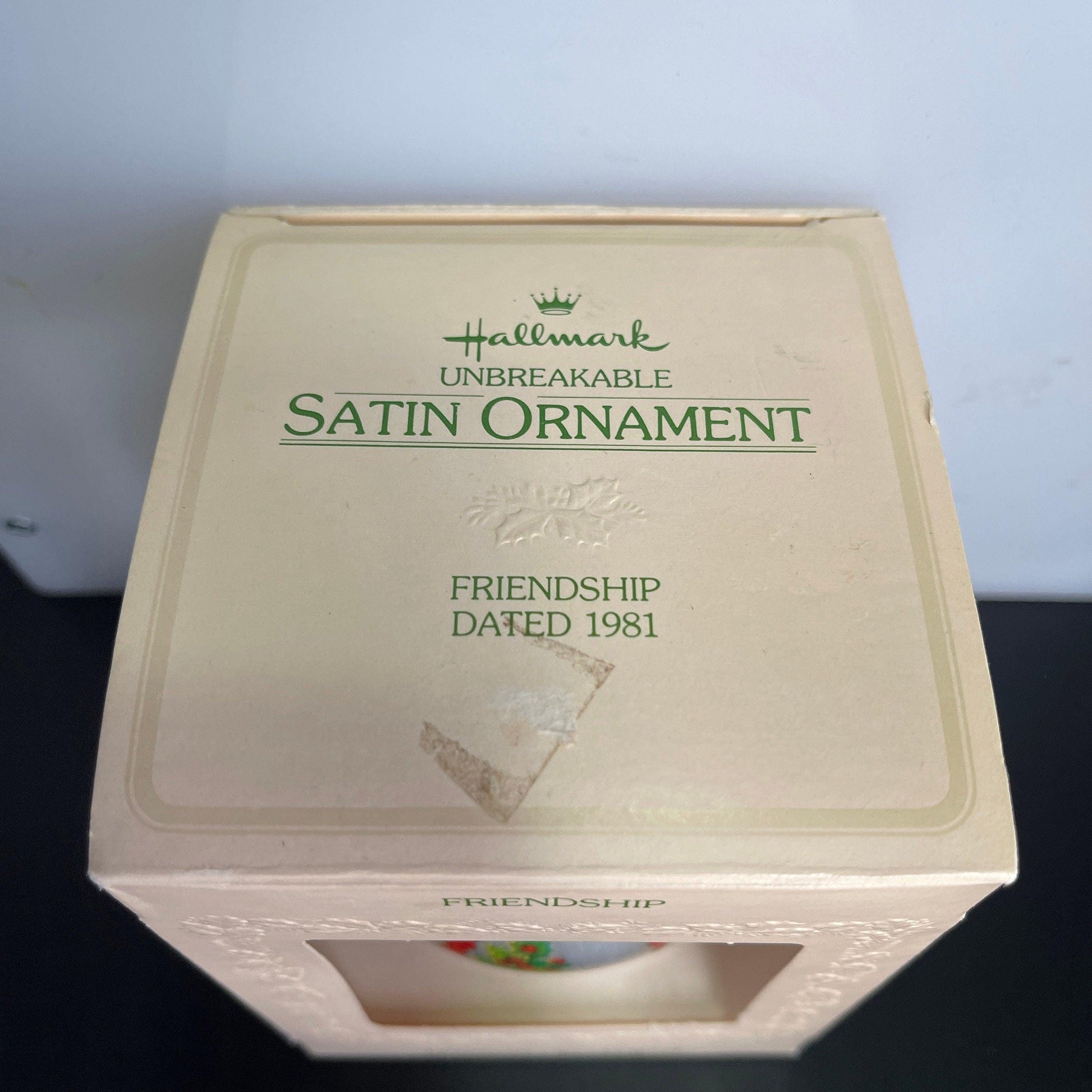 Hallmark Friendship Dated 1981 Christmas Satin Ball Ornament QX7042