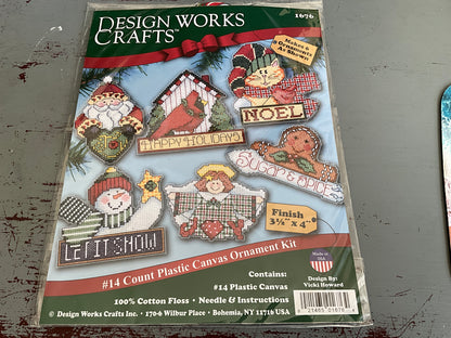 Design Works Crafts 14 count plastic canvas ornaments kit 1676
