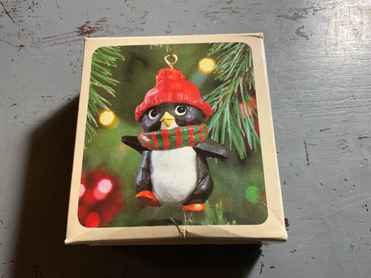 Hallmark Perky Penguin Keepsake Ornament QX409-5