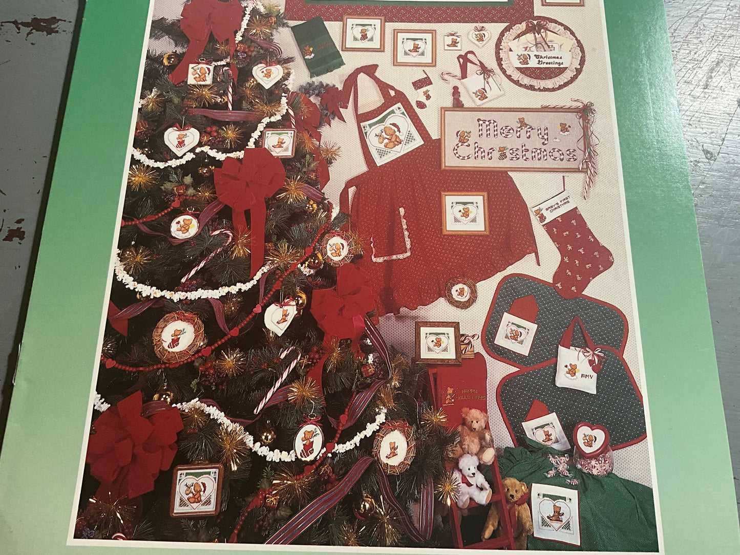 Dale Burnett Anchor Christmas Teddy Bears SB505 counted cross stitch chart