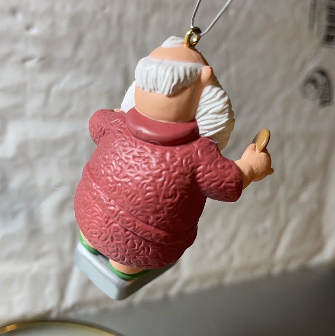 Hallmark, Tipping the Scales, Vintage 1986, Keepsake Ornament, QX4186