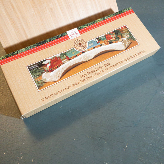 Hallmark, Claus and Co RR, Trestle, Vintage 1991,  Display Stand, XPR9734*