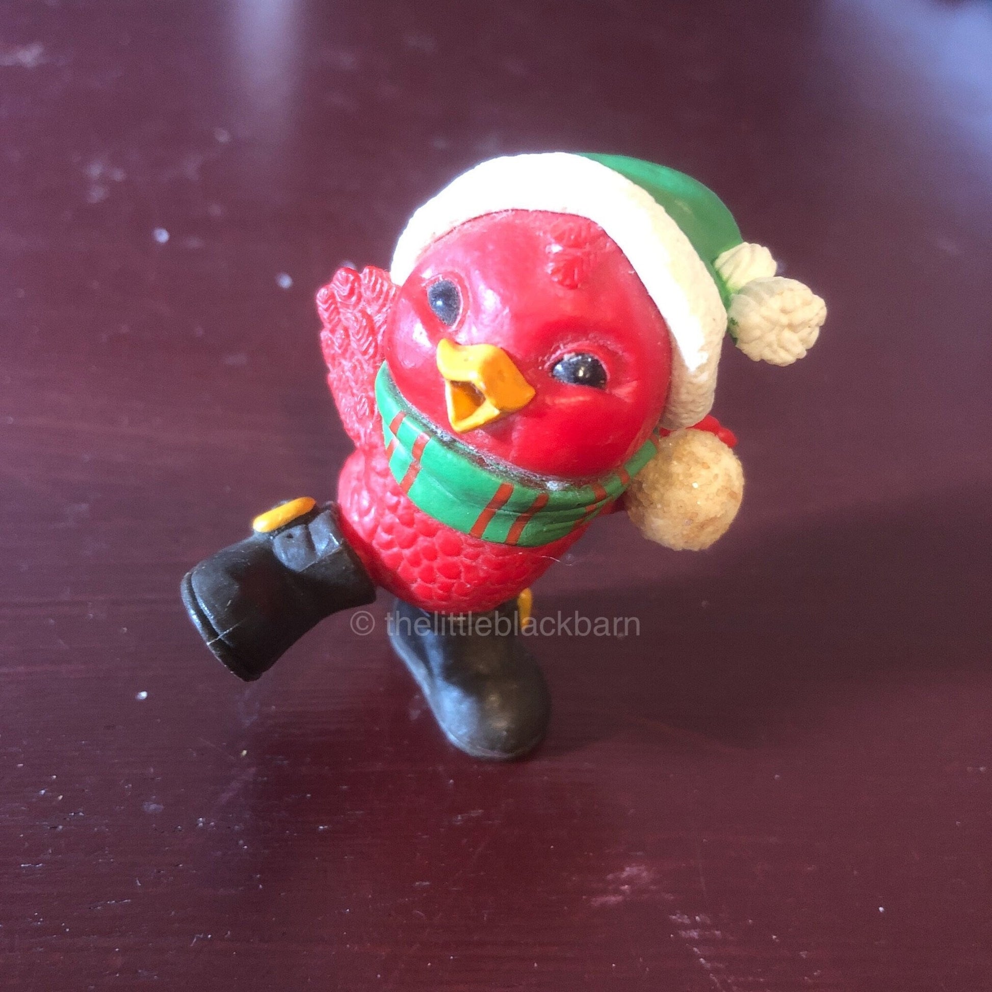 Hallmark, Redbird with Snowball, Vintage 1981, Merry Miniatures, Ornament, XHA3405*