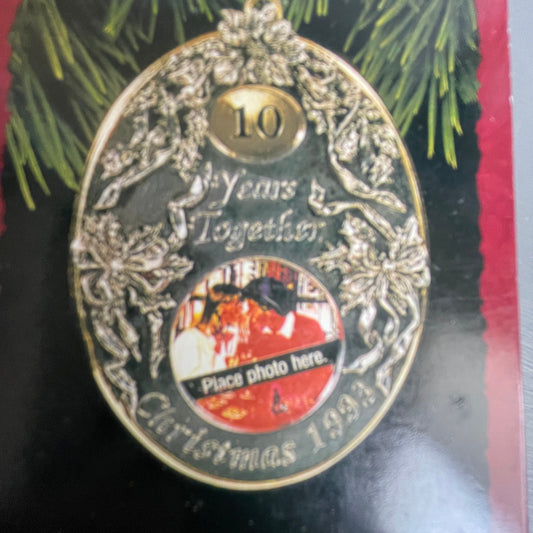 Hallmark Anniversary Year 10 Dated 1993 Brass and Chrome Photo Holder Keepsake Personalized Ornament QX5972*