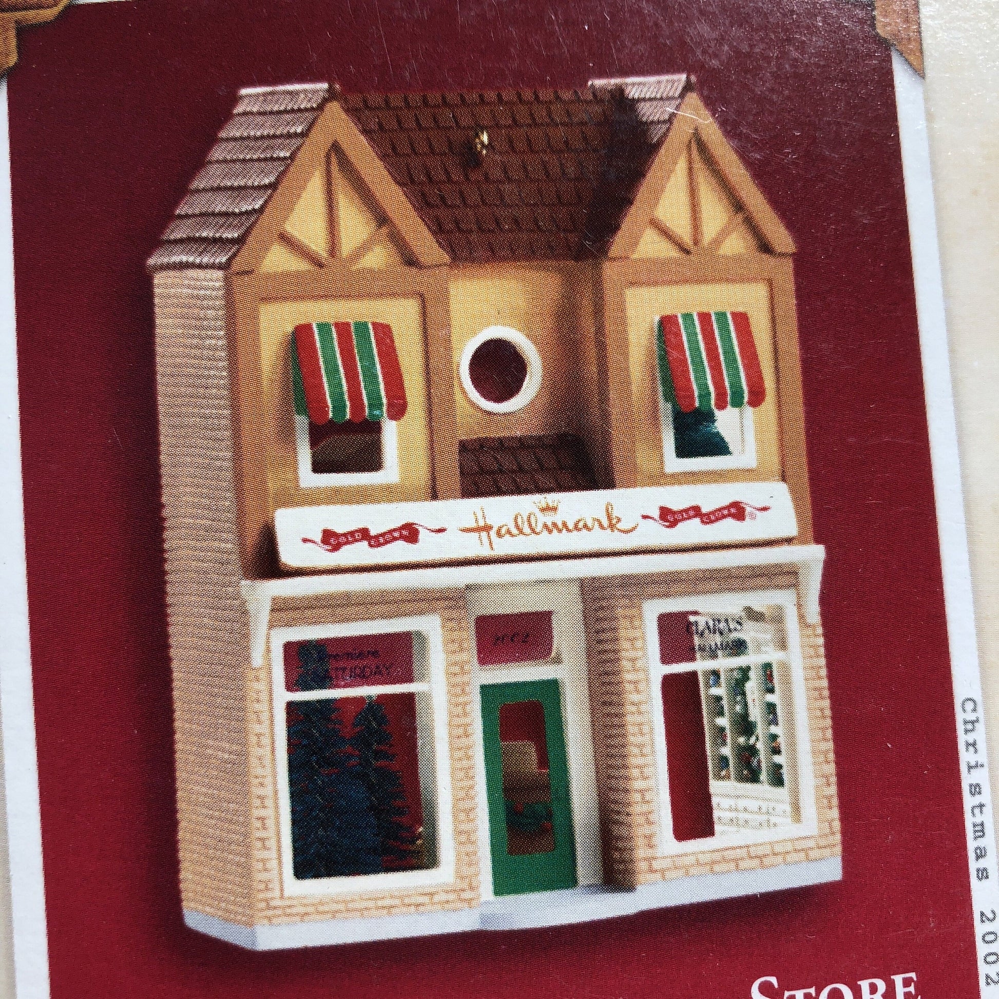 Hallmark, Nostalgic House, Clara&#39;s Hallmark Shop, Dated 2002 Keepsake Ornament, QXC4583*