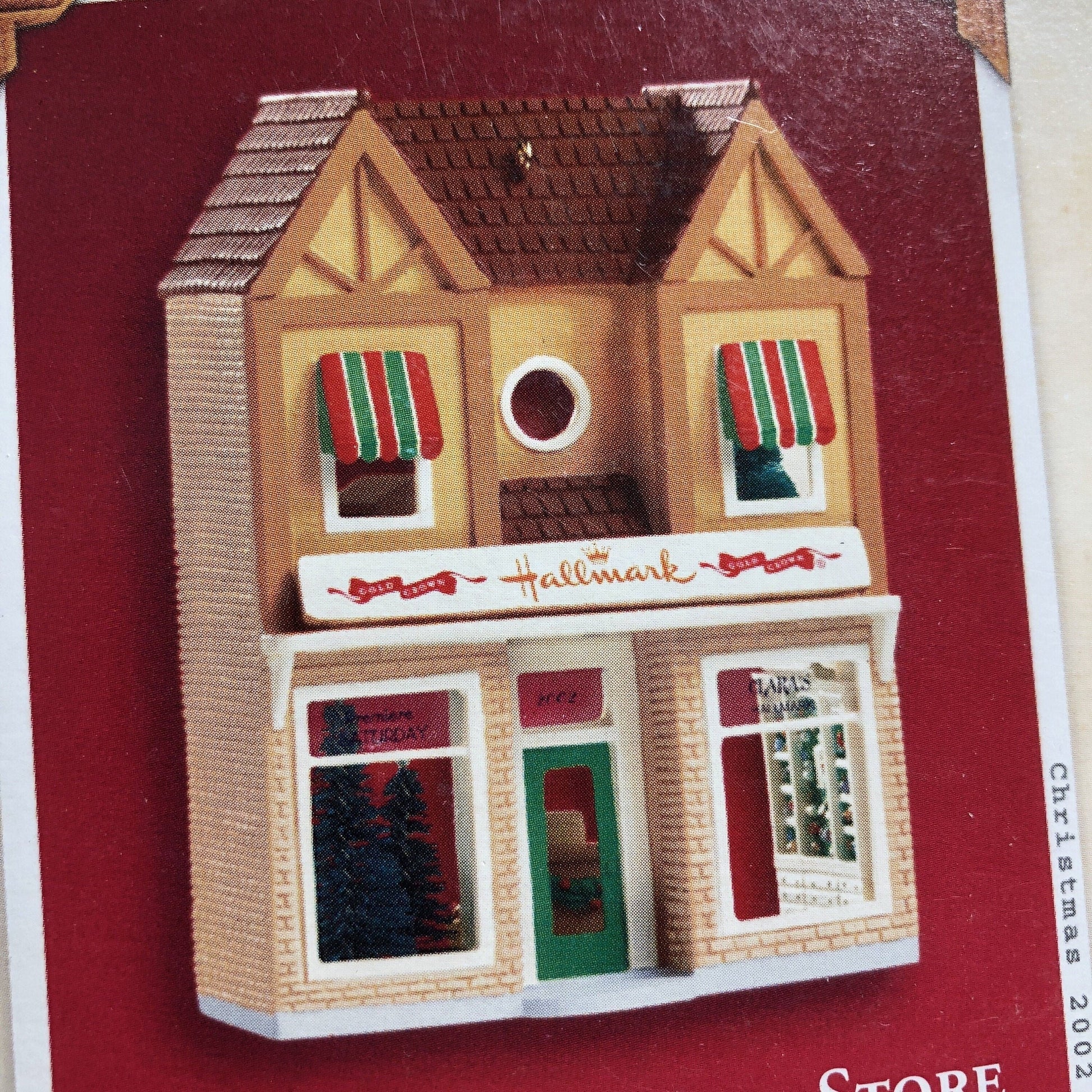 Hallmark, Nostalgic House, Clara&#39;s Hallmark Shop, Dated 2002 Keepsake Ornament, QXC4583*
