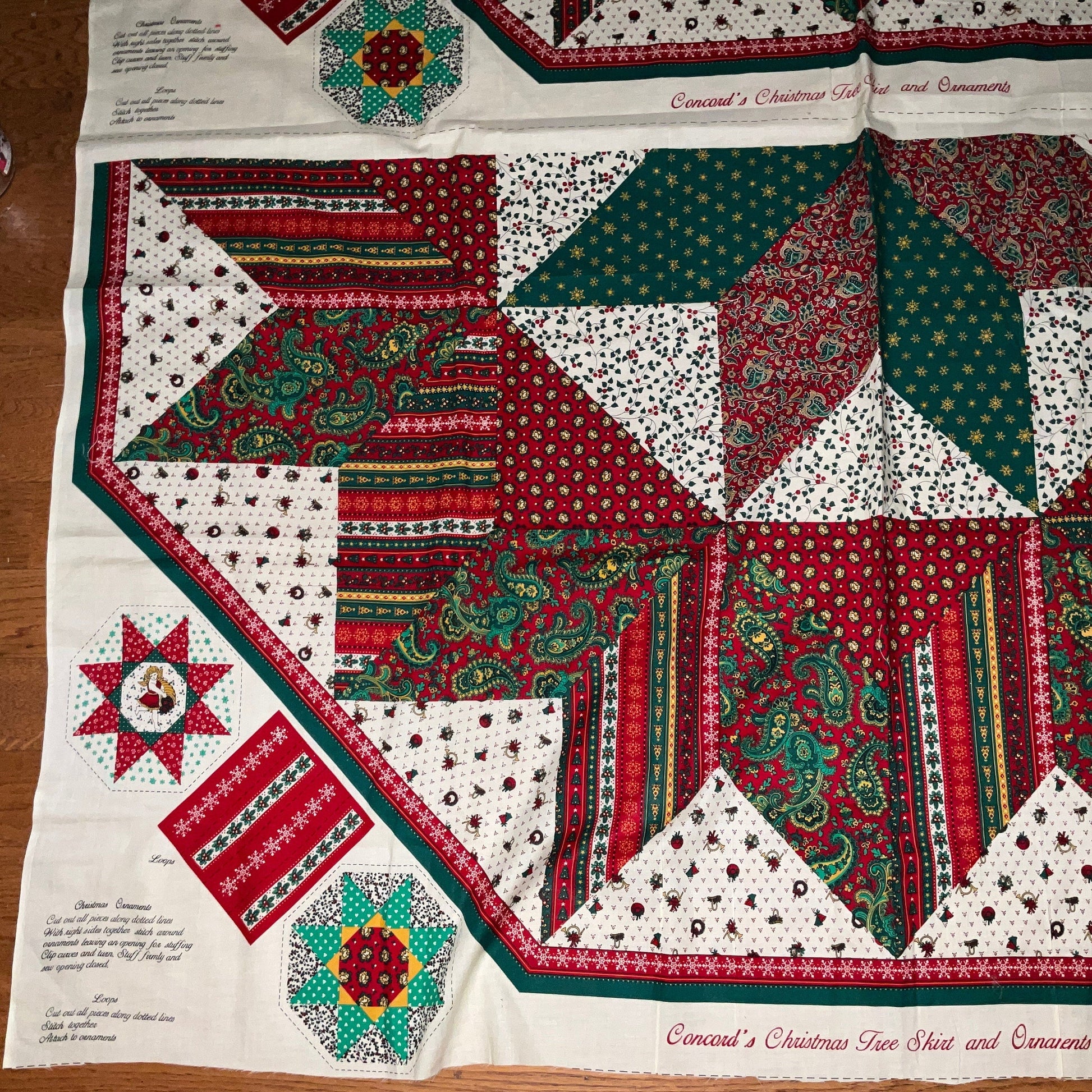 Concord&#39;s Christmas Tree and Ornaments fabric panel