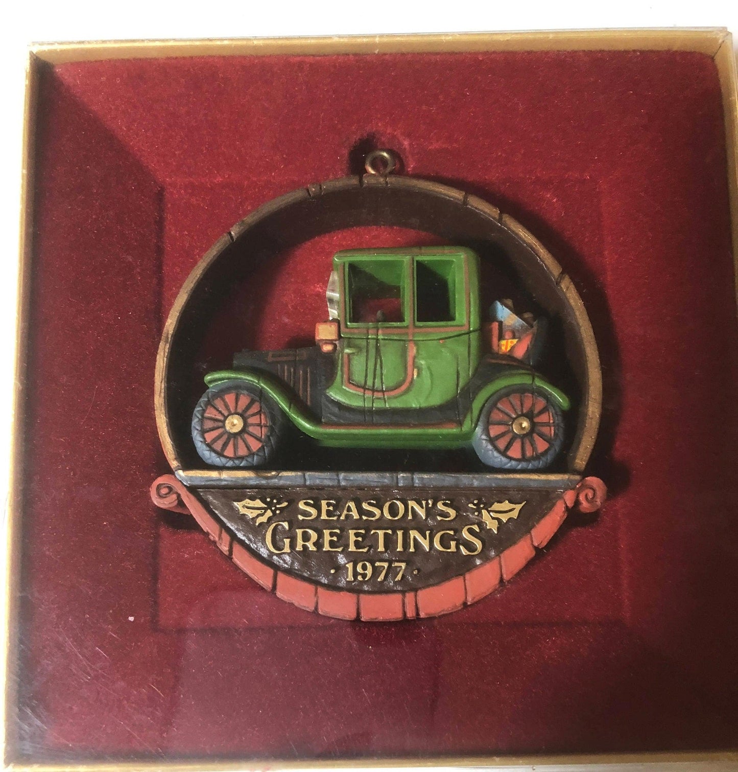 Hallmark, Antique Car, Nostalgia, Seasons Greetings, Vintage 1977, Tree Trimmer Collection Ornament, QX1802