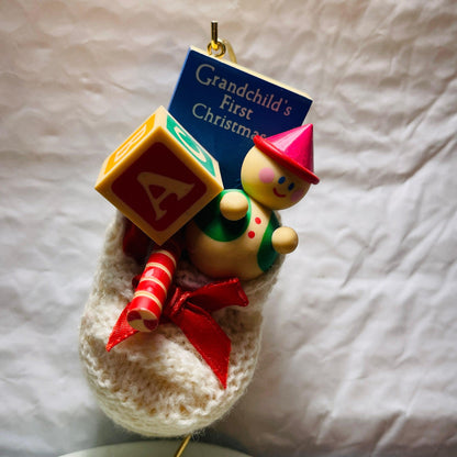 Hallmark, Grandchild&#39;s First Christmas, Vintage 1985, Keepsake Ornament, QX4955*