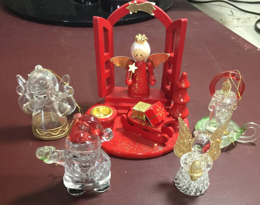 Make your own Christmas wreath embellishment/ornament set put these on a wreath to make a great decoration yourself!