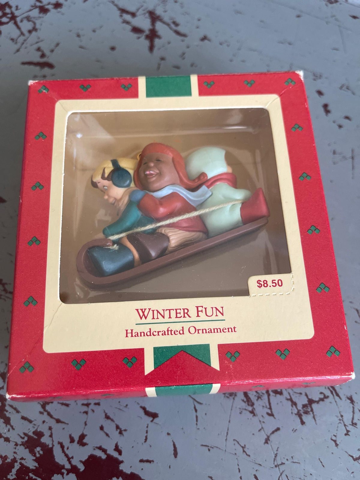 Hallmark Winter Fun Keepsake Ornament QX478.