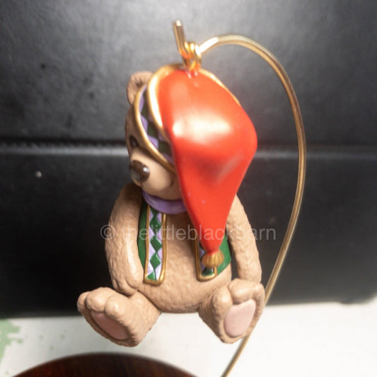 Hallmark, Waiting for a Hug, Club Teddy, Dated 1999, Keepsake Ornament, QXC4537