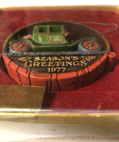 Hallmark, Antique Car, Nostalgia, Seasons Greetings, Vintage 1977, Tree Trimmer Collection Ornament, QX1802