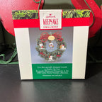 Hallmark Frosty Friends Memory Wreath XPR9724 Keepsake Ornament with miniature ornaments see pictures and variations*