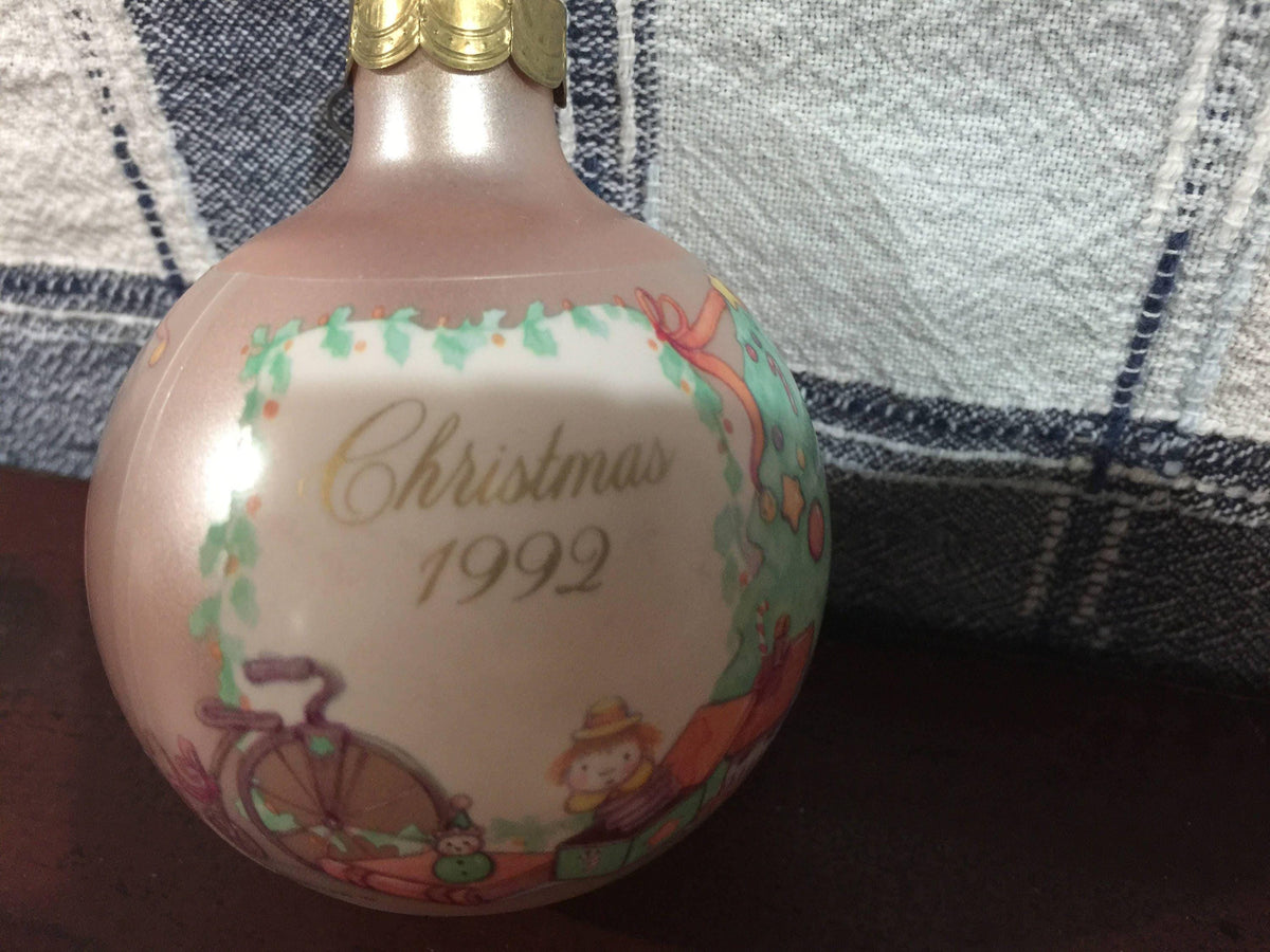 Hallmark Keepsake Ornament Grandmother, glass, dated 1992