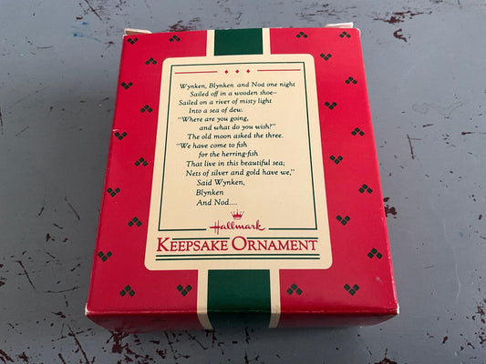 Hallmark Wynken, Blynken, and Nod 1986 Keepsake Ornament QX424-6